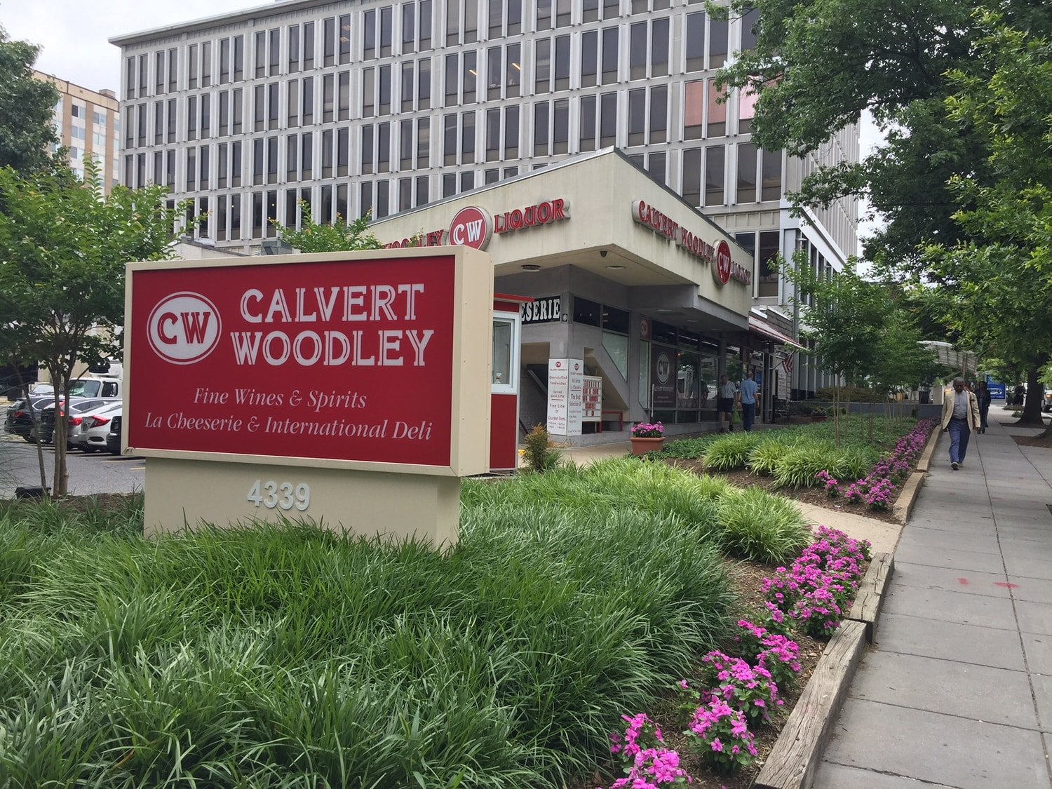Calvert Woodley Fine Wines & Spirits - Van Ness - Washington, DC